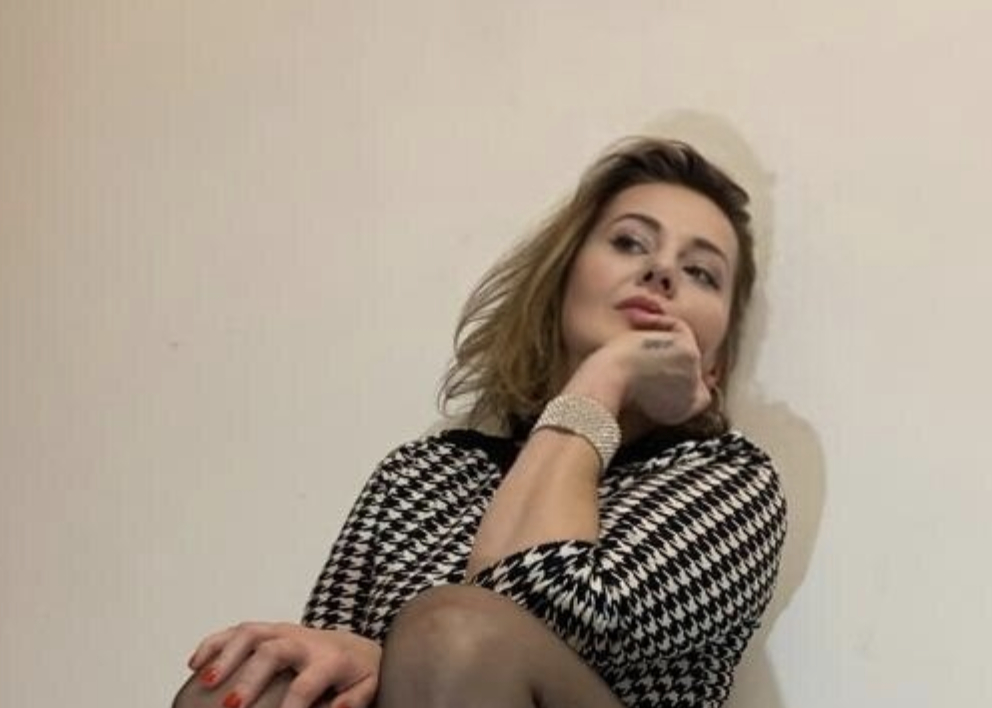 https://www.scarlett-nylons.com/____impro/1/onewebmedia/Scarlett-Nylons-01.png